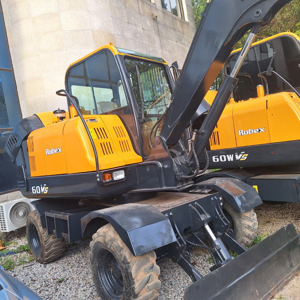 Hyundai 60vs excavator - Wheel excavator: picture 5 Hyundai 60vs excavator - Wheel excavator: picture 5