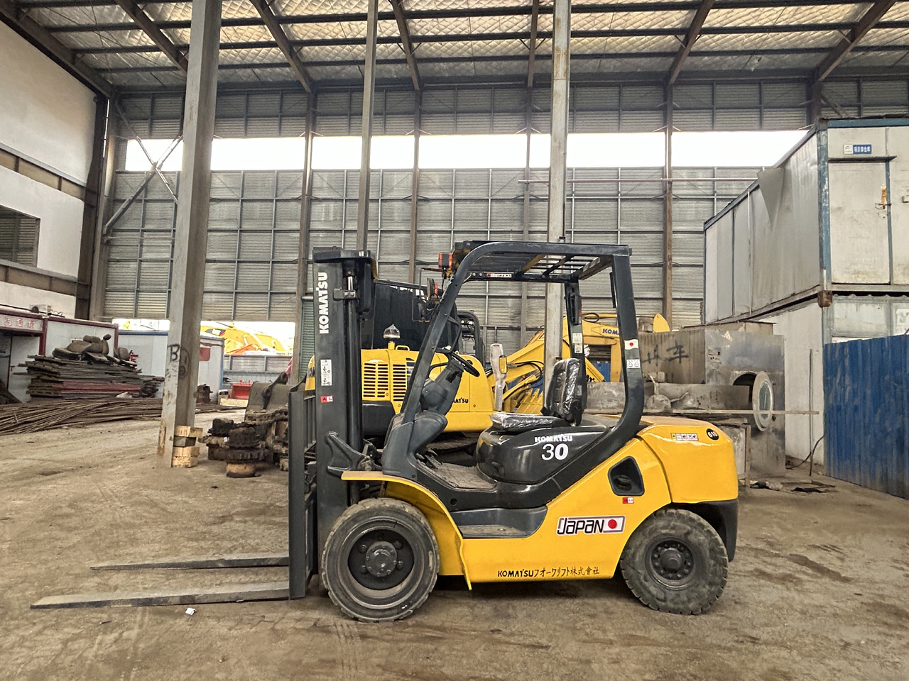 Komatsu FD30 Forklift - Diesel forklift: picture 1 Komatsu FD30 Forklift - Diesel forklift: picture 1