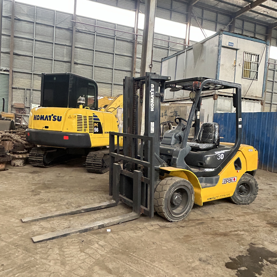 Komatsu FD30 Forklift - Diesel forklift: picture 3 Komatsu FD30 Forklift - Diesel forklift: picture 3