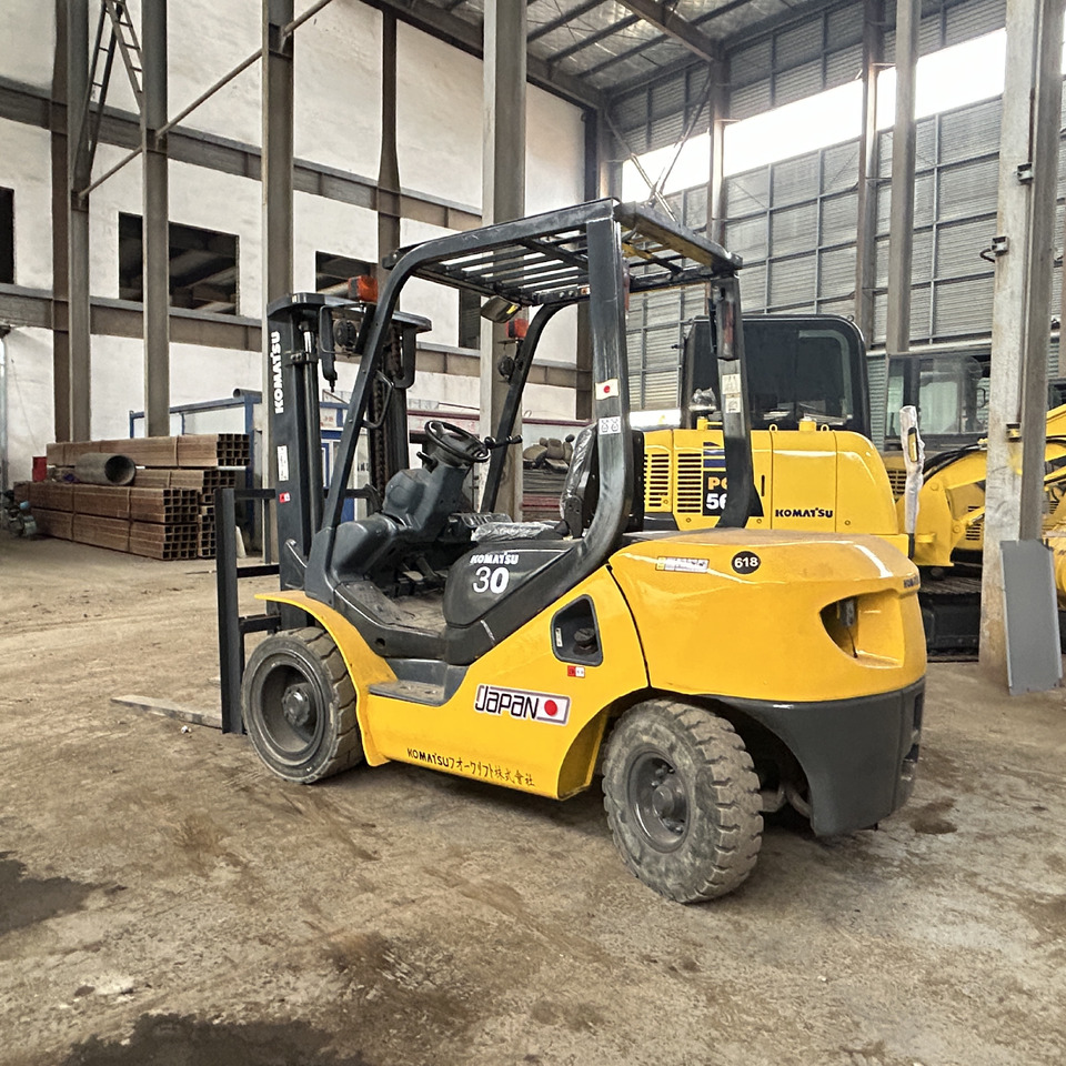 Komatsu FD30 Forklift - Diesel forklift: picture 2 Komatsu FD30 Forklift - Diesel forklift: picture 2
