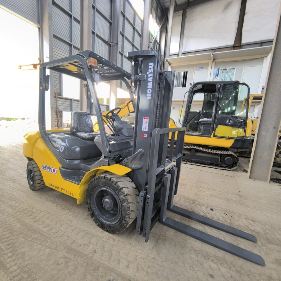 Komatsu FD30 Forklift - Diesel forklift: picture 2 Komatsu FD30 Forklift - Diesel forklift: picture 2