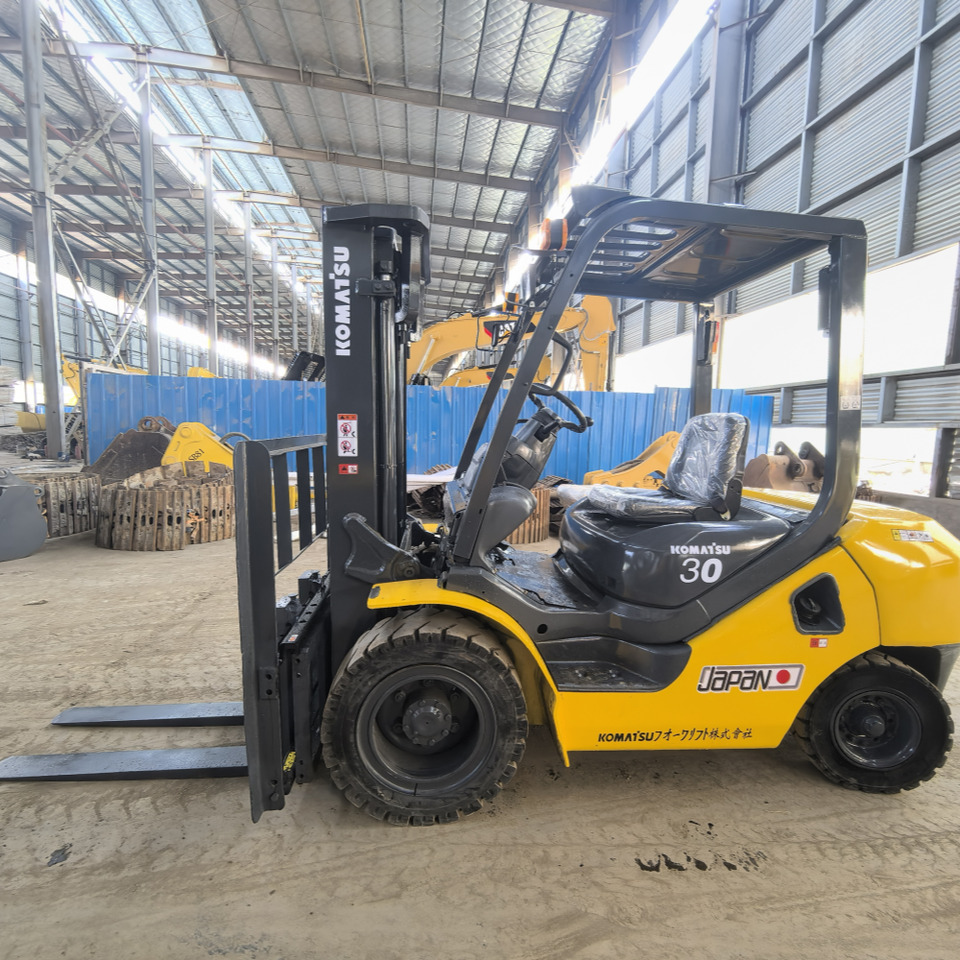 Komatsu FD30 Forklift - Diesel forklift: picture 4 Komatsu FD30 Forklift - Diesel forklift: picture 4