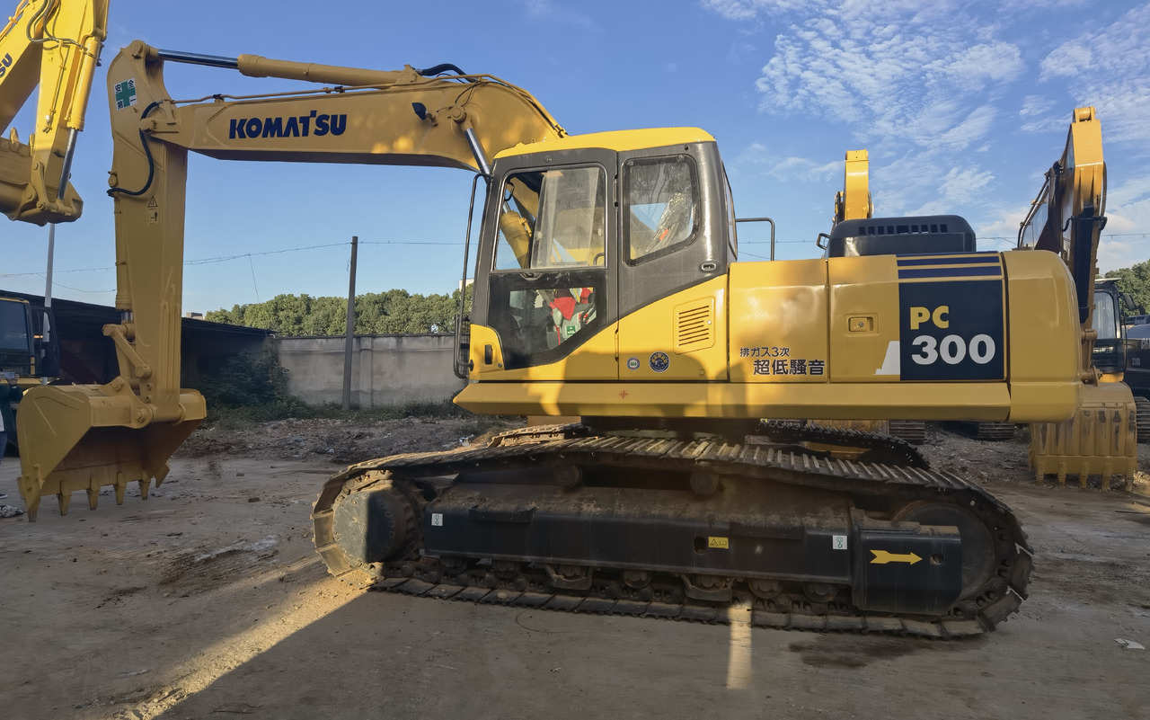 Komatsu PC300-7 Excavator - Crawler excavator: picture 1 Komatsu PC300-7 Excavator - Crawler excavator: picture 1