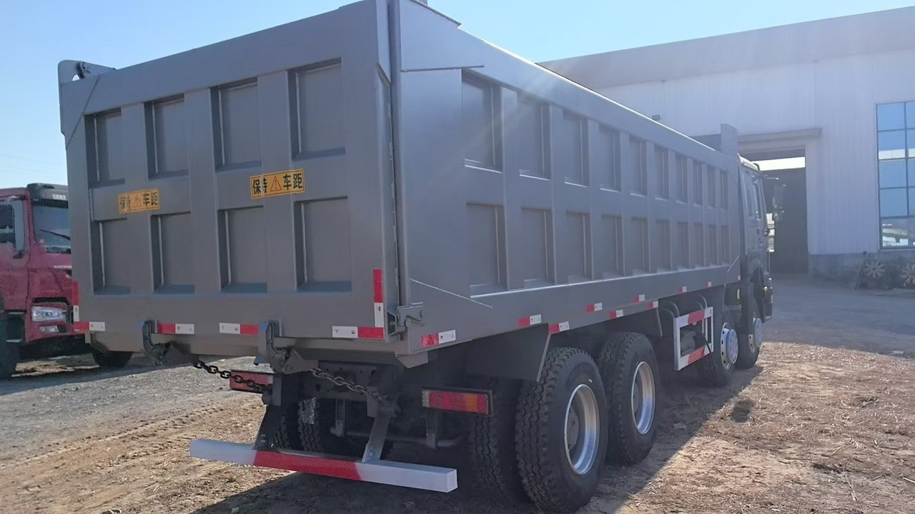 SINOTRUK Howo Dump truck 371hp 8x4 - Tipper: picture 5 SINOTRUK Howo Dump truck 371hp 8x4 - Tipper: picture 5