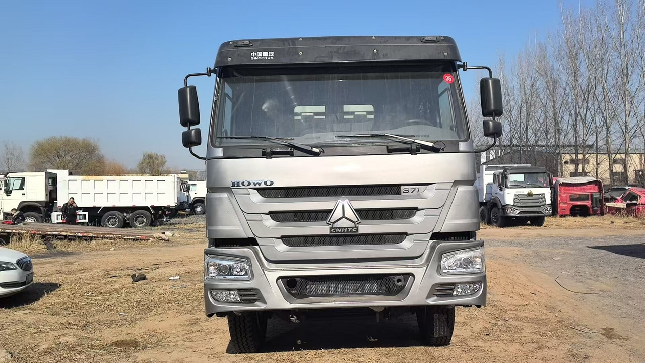 SINOTRUK Howo Dump truck 371hp 8x4 - Tipper: picture 4 SINOTRUK Howo Dump truck 371hp 8x4 - Tipper: picture 4