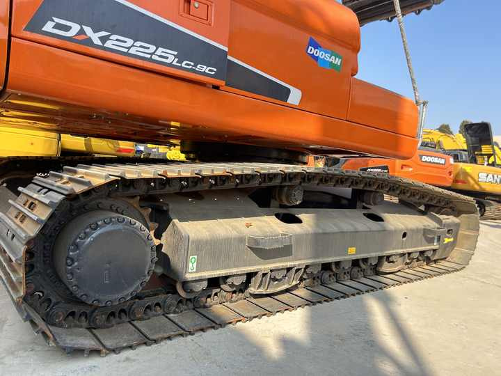 Second Hand Doosan Excavator Crawler DX225LC-9C crawler Used Excavator For Sale in shanghai yard - Crawler excavator: picture 5 Second Hand Doosan Excavator Crawler DX225LC-9C crawler Used Excavator For Sale in shanghai yard - Crawler excavator: picture 5