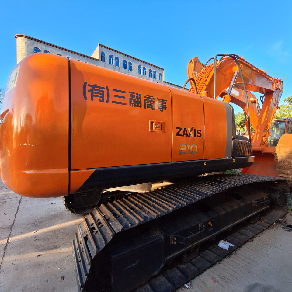 Second hand Hitachi ZX210 excavator - Excavator: picture 3 Second hand Hitachi ZX210 excavator - Excavator: picture 3