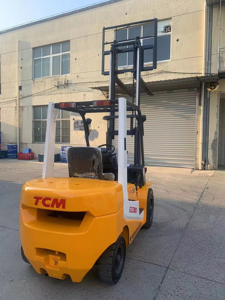 TCM FD30 Forklift - Diesel forklift: picture 3 TCM FD30 Forklift - Diesel forklift: picture 3