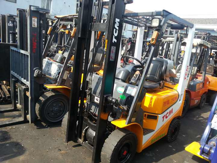 Warehouse handling using TCM30 forklift 3 tons TCM FD30 used forklift FD30 used forklifts sale shanghai china - Diesel forklift: picture 4 Warehouse handling using TCM30 forklift 3 tons TCM FD30 used forklift FD30 used forklifts sale shanghai china - Diesel forklift: picture 4