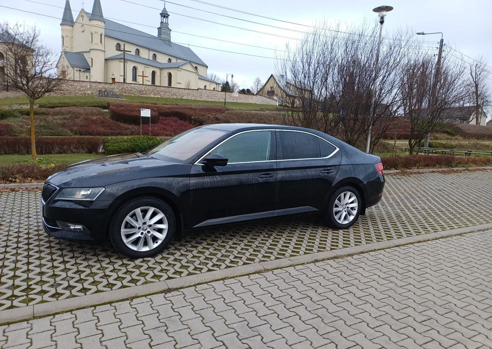 Skoda Superb 2.0 TDI Ambition - Saloon car: picture 1 Skoda Superb 2.0 TDI Ambition - Saloon car: picture 1