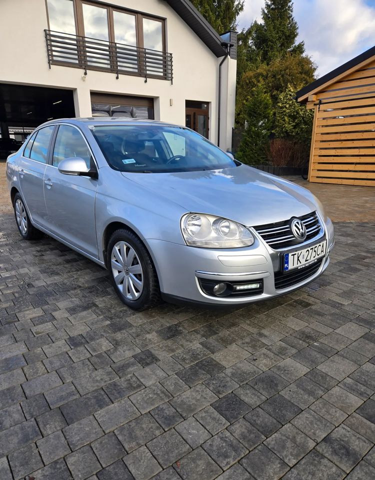 Volkswagen Jetta 2.0 TDI Sportline - Saloon car: picture 3 Volkswagen Jetta 2.0 TDI Sportline - Saloon car: picture 3