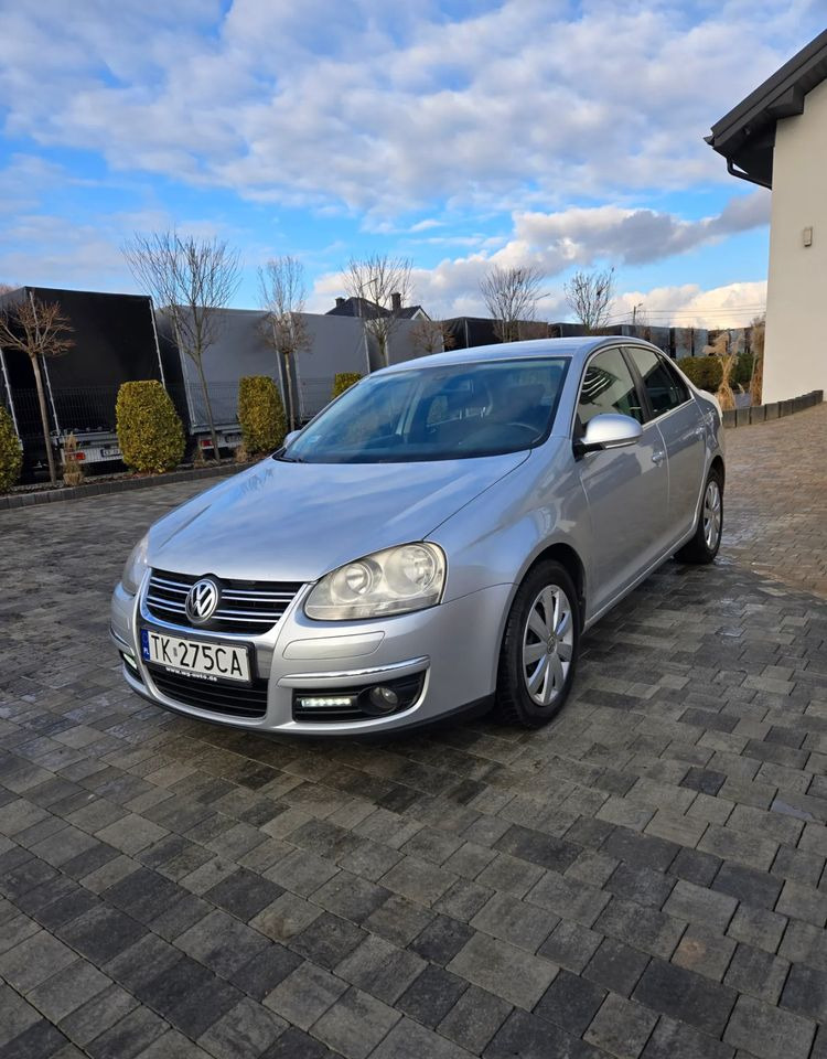 Volkswagen Jetta 2.0 TDI Sportline - Saloon car: picture 2 Volkswagen Jetta 2.0 TDI Sportline - Saloon car: picture 2
