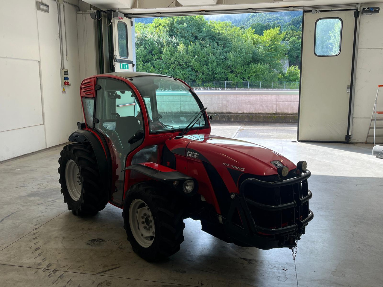 ANTONIO CARRARO TGF 7800S - Farm tractor: picture 4 ANTONIO CARRARO TGF 7800S - Farm tractor: picture 4