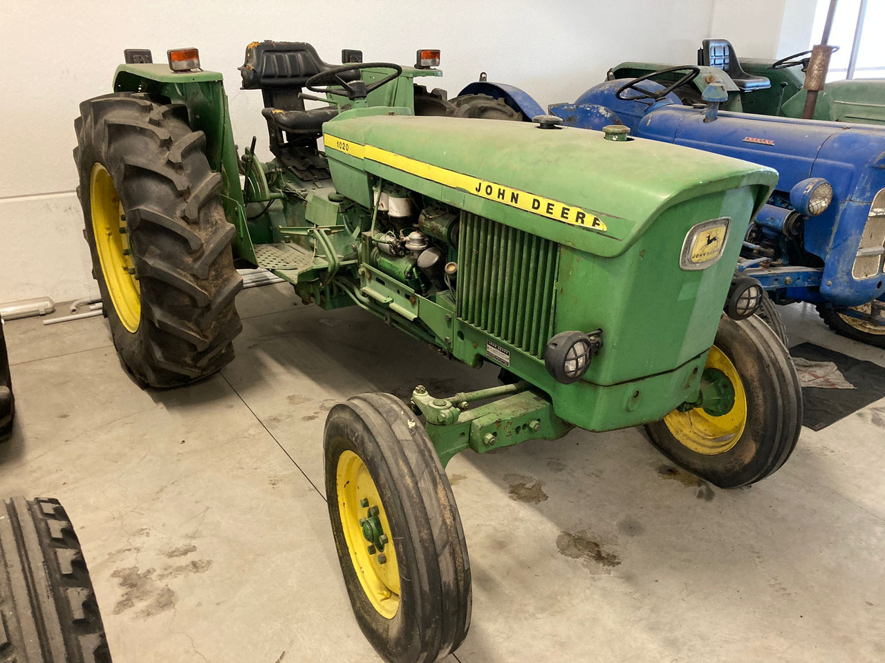 JOHN DEERE 1020 - Farm tractor: picture 1 JOHN DEERE 1020 - Farm tractor: picture 1