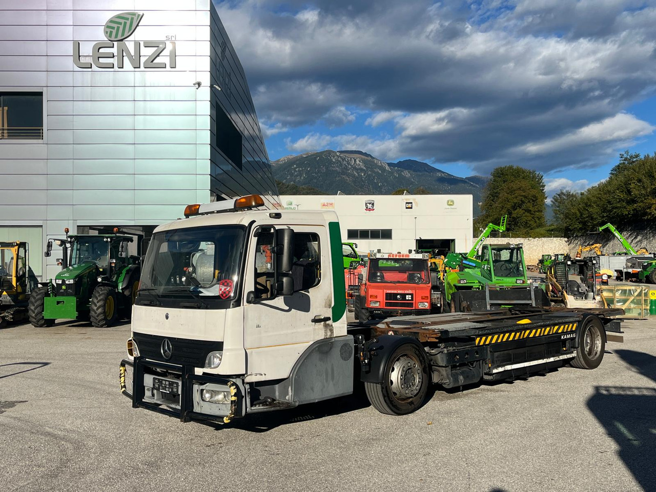 MERCEDES-BENZ KAMAG - Container transporter/ Swap body truck: picture 3 MERCEDES-BENZ KAMAG - Container transporter/ Swap body truck: picture 3