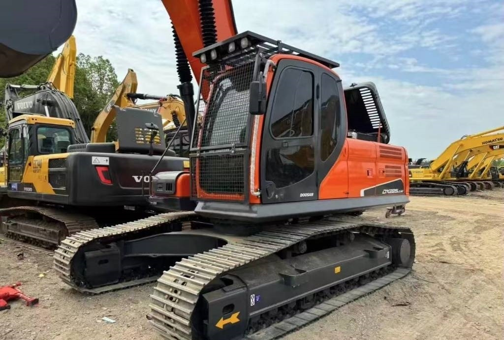 Doosan 225 DX - Crawler excavator: picture 4 Doosan 225 DX - Crawler excavator: picture 4