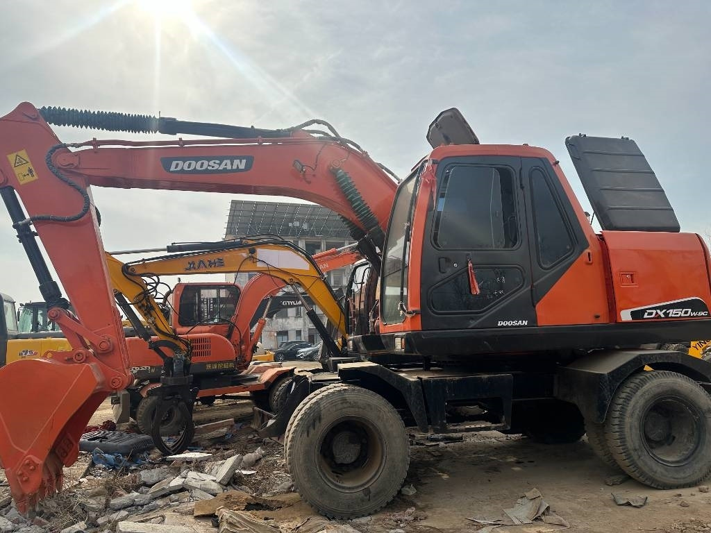 Doosan DH 150 W-7 - Wheel excavator: picture 2 Doosan DH 150 W-7 - Wheel excavator: picture 2