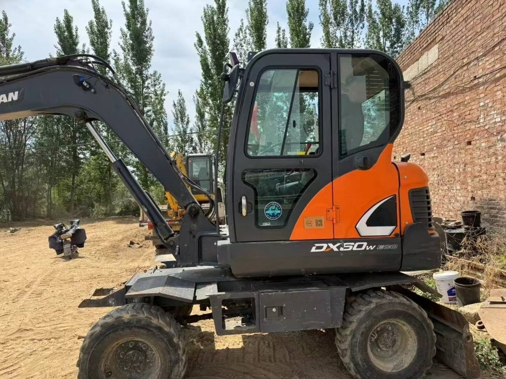 Doosan DX 60 - Mini excavator: picture 5 Doosan DX 60 - Mini excavator: picture 5