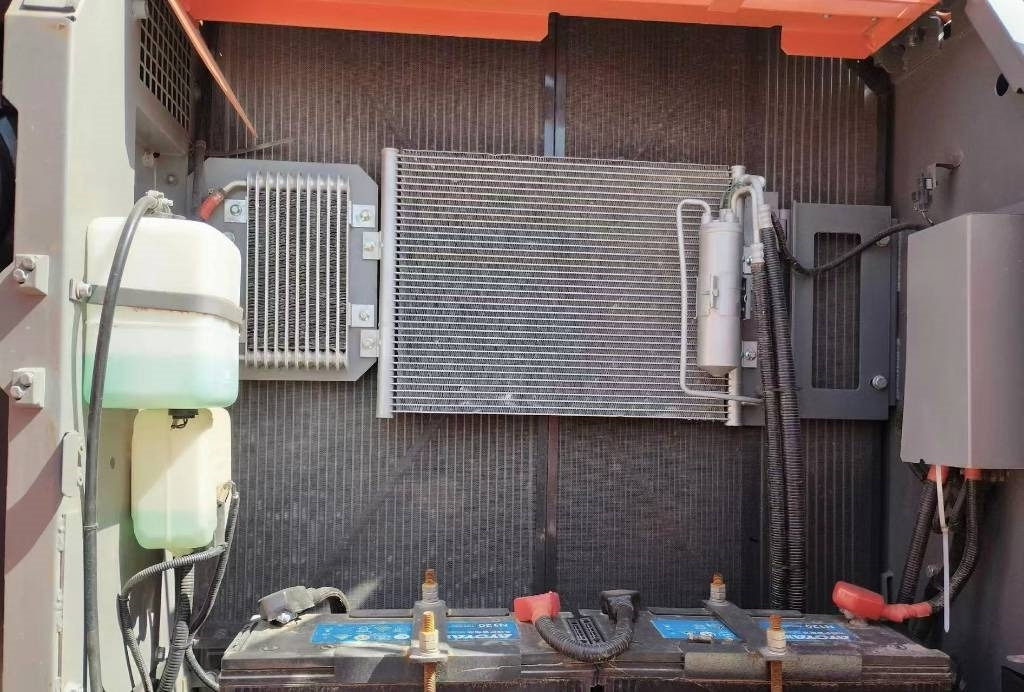 Hitachi ZX 240 - Crawler excavator: picture 2 Hitachi ZX 240 - Crawler excavator: picture 2