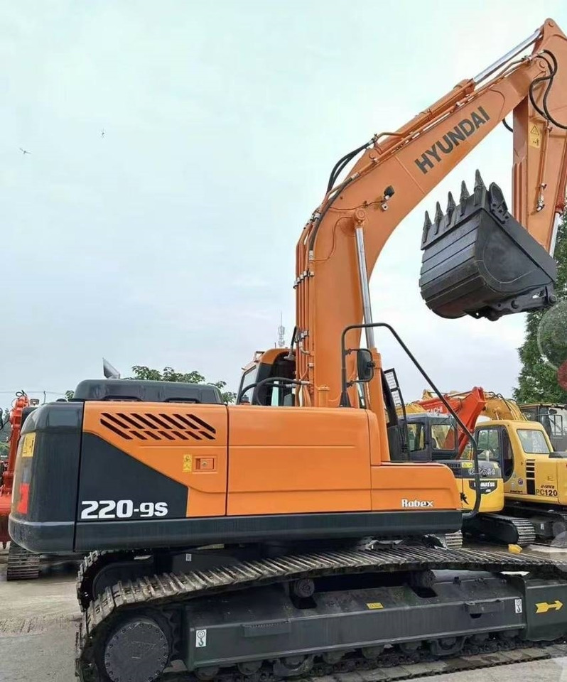 Hyundai 220-9 - Crawler excavator: picture 2 Hyundai 220-9 - Crawler excavator: picture 2