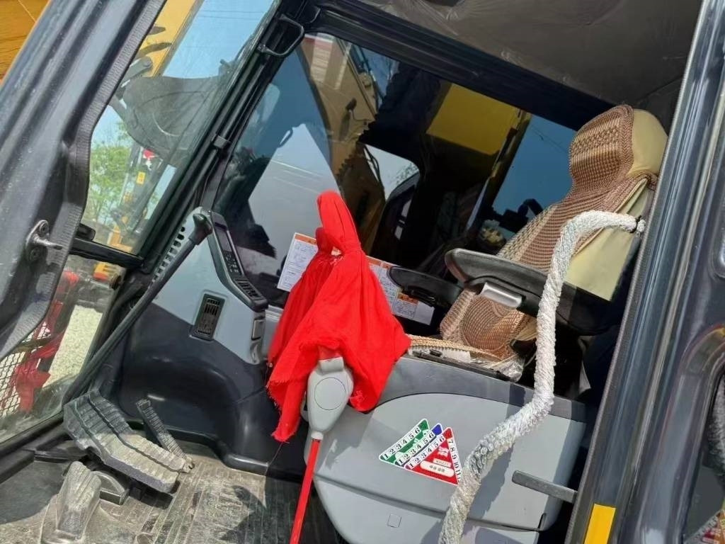 Komatsu PC 130  - Crawler excavator: picture 3 Komatsu PC 130  - Crawler excavator: picture 3