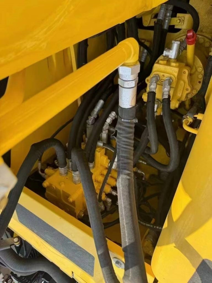 Komatsu PC 130  - Crawler excavator: picture 4 Komatsu PC 130  - Crawler excavator: picture 4