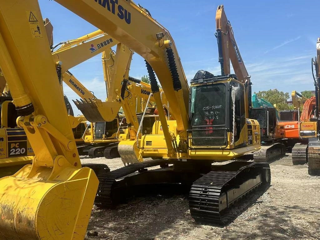 Leasing of Komatsu PC 240 LC-8  Komatsu PC 240 LC-8: picture 9
