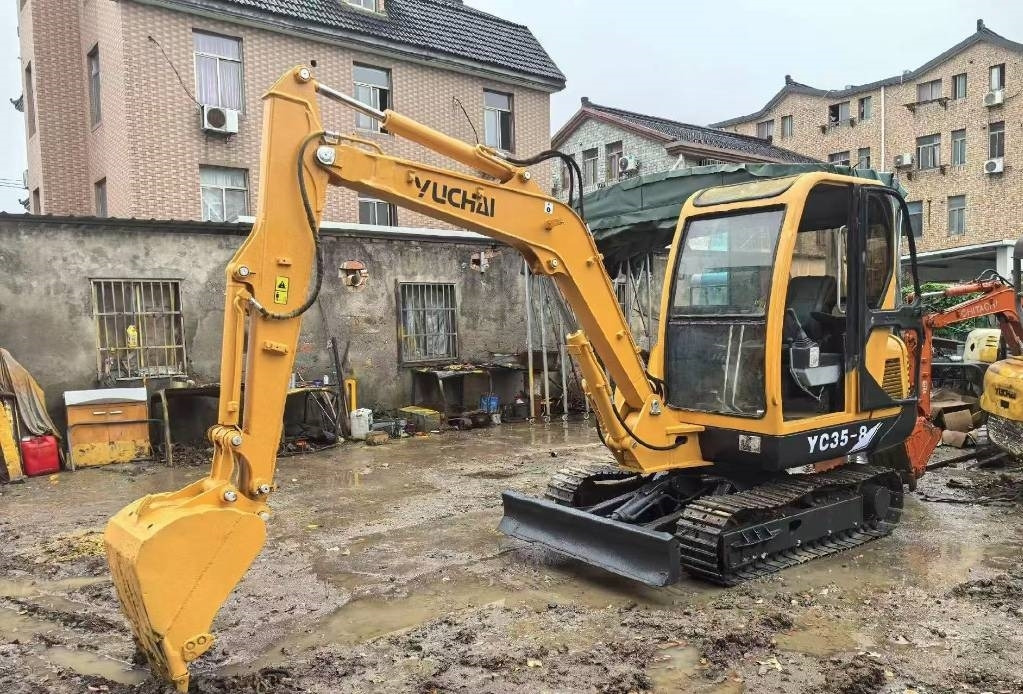 Yuchai YC 35 - Mini excavator: picture 2 Yuchai YC 35 - Mini excavator: picture 2