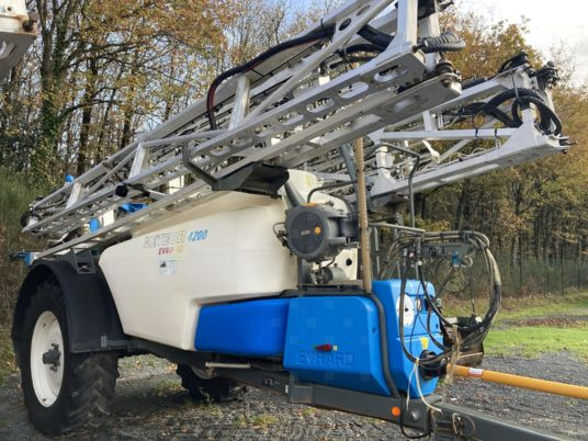 Evrard METEOR 4200 - Trailed sprayer: picture 1 Evrard METEOR 4200 - Trailed sprayer: picture 1