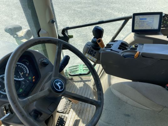 Farm tractor John Deere 6210R AUTOPOWER: picture 8