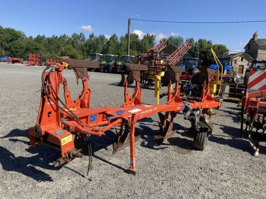 Kuhn MULTIMASTER 121 - Plough: picture 1 Kuhn MULTIMASTER 121 - Plough: picture 1