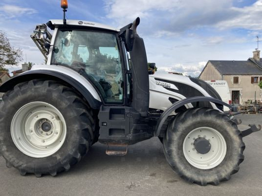 Farm tractor Valtra T214 DIRECT: picture 9