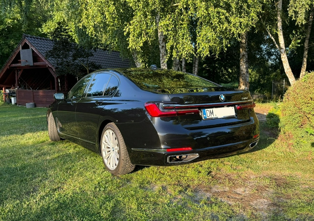 BMW SERIA 7 II (G11/G12) BMW SERIA 7 740d Xdrive 340KM Luxury+Exclusive Masaże Adaptiv Oś Lasery 2022 FV2 - Saloon car: picture 2 BMW SERIA 7 II (G11/G12) BMW SERIA 7 740d Xdrive 340KM Luxury+Exclusive Masaże Adaptiv Oś Lasery 2022 FV2 - Saloon car: picture 2