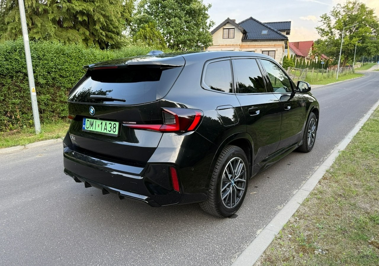 BMW X1 iX1 iX1 xDrive30 313KM M-Sport H/K Panorama AdaptiveLed Masaże Kam360 - SUV: picture 4 BMW X1 iX1 iX1 xDrive30 313KM M-Sport H/K Panorama AdaptiveLed Masaże Kam360 - SUV: picture 4