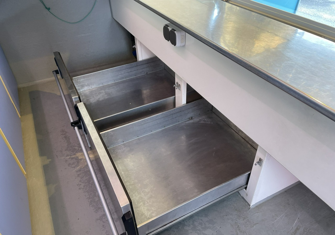 Fiat Ducato Autosklep Ryb Gastronomiczny food truck foodtruck sklep 112tkm BORCO - Food truck: picture 4 Fiat Ducato Autosklep Ryb Gastronomiczny food truck foodtruck sklep 112tkm BORCO - Food truck: picture 4