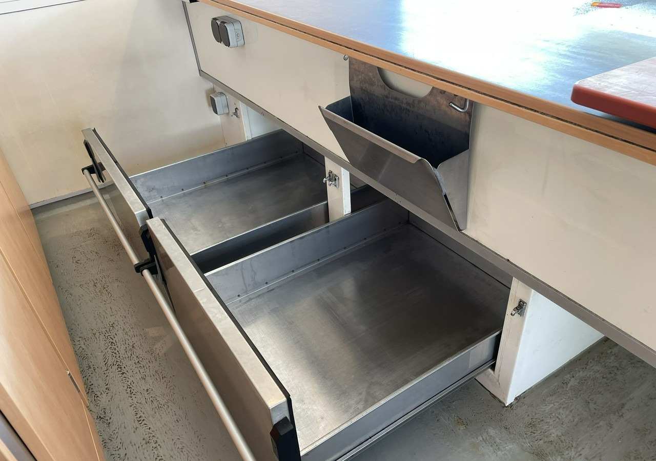 Fiat Ducato Autosklep wędlin Gastronomiczny Food Truck Foodtruck Sklep Borco - Food truck: picture 4 Fiat Ducato Autosklep wędlin Gastronomiczny Food Truck Foodtruck Sklep Borco - Food truck: picture 4