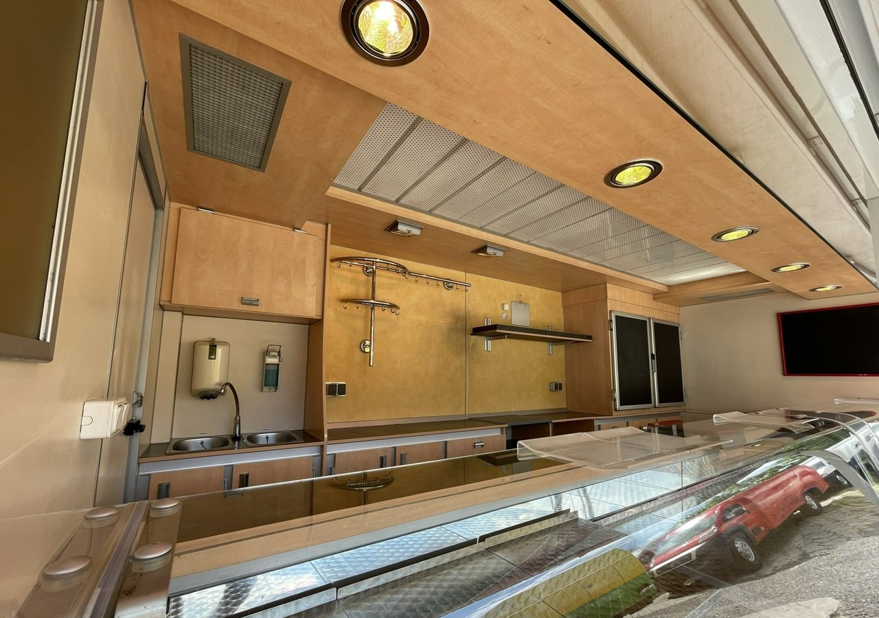 Fiat Ducato Autosklep wędlin Gastronomiczny Food Truck Foodtruck Sklep Borco - Food truck: picture 2 Fiat Ducato Autosklep wędlin Gastronomiczny Food Truck Foodtruck Sklep Borco - Food truck: picture 2