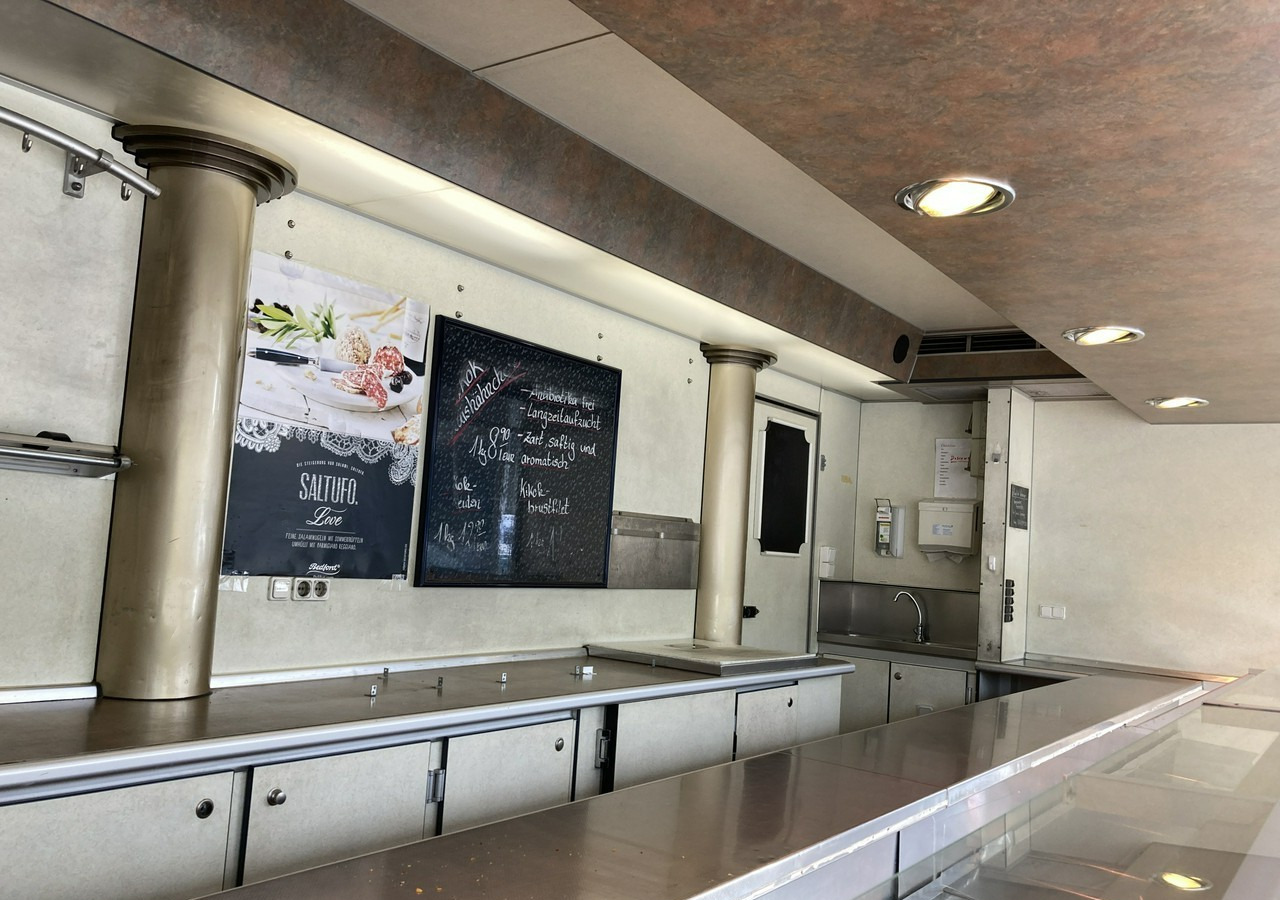 Fiat Ducato Autosklep wędlin Gastronomiczny Food Truck Foodtruck Sklep bar Borco - Food truck: picture 3 Fiat Ducato Autosklep wędlin Gastronomiczny Food Truck Foodtruck Sklep bar Borco - Food truck: picture 3