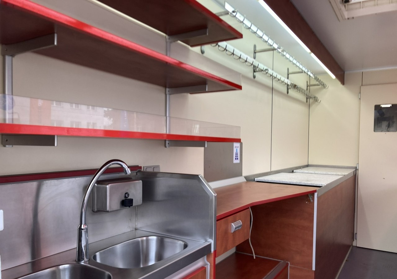 Fiat Ducato Autosklep wędliny Gastronomiczny Food Truck Foodtruck sklep Borco 20 - Food truck: picture 4 Fiat Ducato Autosklep wędliny Gastronomiczny Food Truck Foodtruck sklep Borco 20 - Food truck: picture 4