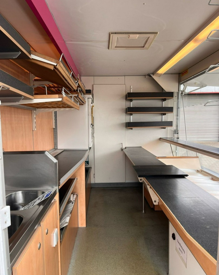 Fiat Ducato Ducato Autosklep Gastronomiczny Food Truck Foodtruck sklep Borco 200 - Food truck: picture 4 Fiat Ducato Ducato Autosklep Gastronomiczny Food Truck Foodtruck sklep Borco 200 - Food truck: picture 4