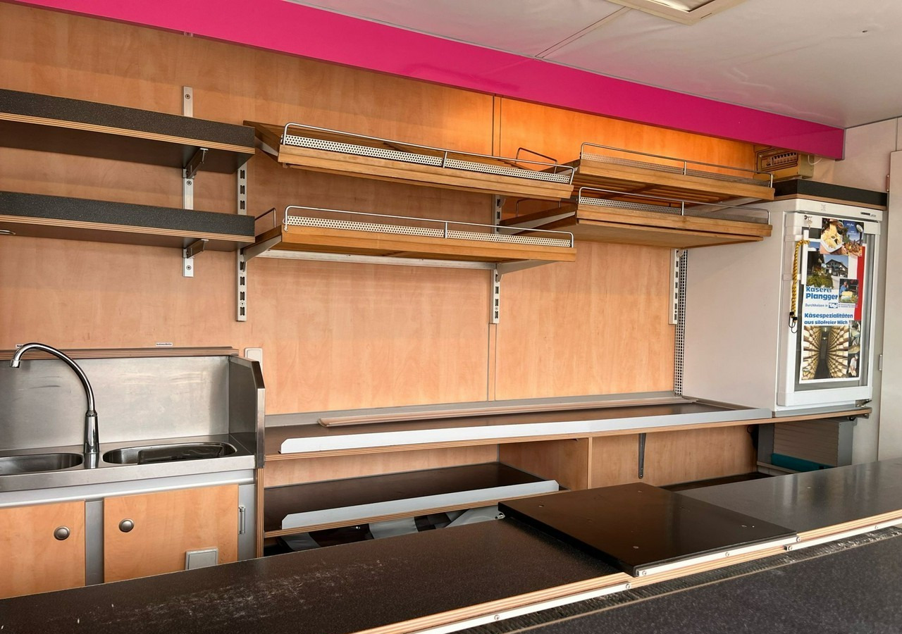 Fiat Ducato Ducato Autosklep Gastronomiczny Food Truck Foodtruck sklep Borco 200 - Food truck: picture 3 Fiat Ducato Ducato Autosklep Gastronomiczny Food Truck Foodtruck sklep Borco 200 - Food truck: picture 3