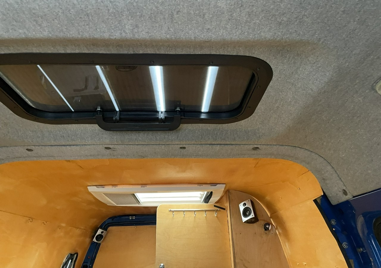 Leasing of  Gaz Gazela Gaz Gazelle Kamper furgon 4X4 benzyna + GAZ LPG Solar 94329km 2010 Gaz Gazela Gaz Gazelle Kamper furgon 4X4 benzyna + GAZ LPG Solar 94329km 2010: picture 18 Leasing of  Gaz Gazela Gaz Gazelle Kamper furgon 4X4 benzyna + GAZ LPG Solar 94329km 2010 Gaz Gazela Gaz Gazelle Kamper furgon 4X4 benzyna + GAZ LPG Solar 94329km 2010: picture 18