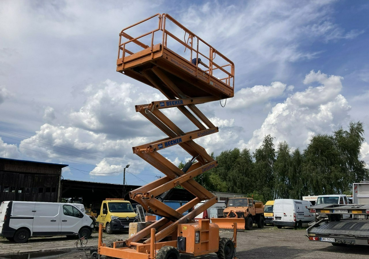 Inna Inny Podnośnik nożycowy Haulotte H15SDX 4x4 podpory 6905 mg 15 metrów - Scissor lift: picture 3 Inna Inny Podnośnik nożycowy Haulotte H15SDX 4x4 podpory 6905 mg 15 metrów - Scissor lift: picture 3