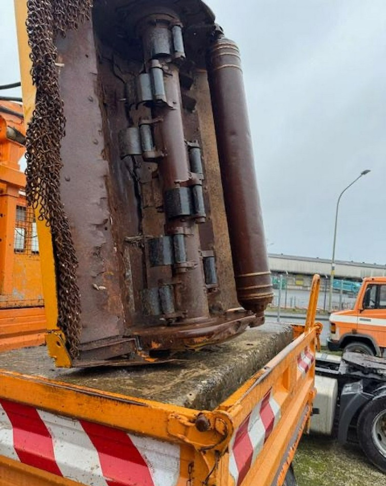 Dropside/ Flatbed truck, Municipal/ Special vehicle Inna Inny Unimog 4X4 Kosiarka bijakowa teleskopowa posypywarka pług odśnieżark: picture 24 Dropside/ Flatbed truck, Municipal/ Special vehicle Inna Inny Unimog 4X4 Kosiarka bijakowa teleskopowa posypywarka pług odśnieżark: picture 24