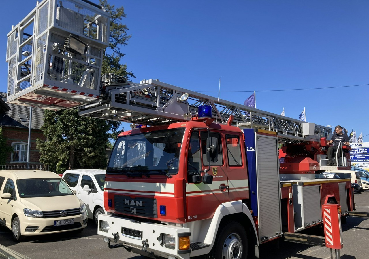 MAN Inny MAN Man 15,280 Straż pożarna drabina Strażacka zwyżka podnośnik 32m Metz - Fire engine: picture 4 MAN Inny MAN Man 15,280 Straż pożarna drabina Strażacka zwyżka podnośnik 32m Metz - Fire engine: picture 4