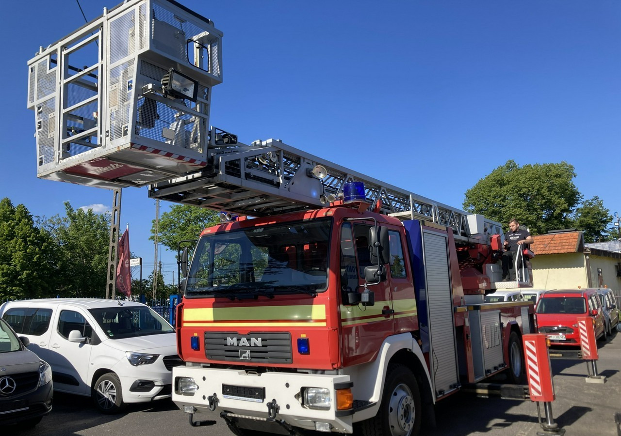 Fire engine MAN L 2000 MAN 15,280 Straż pożarna drabina Strażacka zwyżka 32m Metz Model 20: picture 7 Fire engine MAN L 2000 MAN 15,280 Straż pożarna drabina Strażacka zwyżka 32m Metz Model 20: picture 7