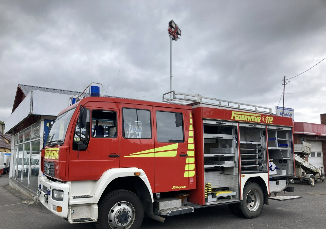 MAN MAN 15,250 Straż pożarna gaśnicza 9-oso 4X4 Wóz strażacki 2003 MAN 15,250 Straż pożarna gaśnicza 9-osobowa 4X4 Wóz strażacki 2003 - Fire engine: picture 1 MAN MAN 15,250 Straż pożarna gaśnicza 9-oso 4X4 Wóz strażacki 2003 MAN 15,250 Straż pożarna gaśnicza 9-osobowa 4X4 Wóz strażacki 2003 - Fire engine: picture 1