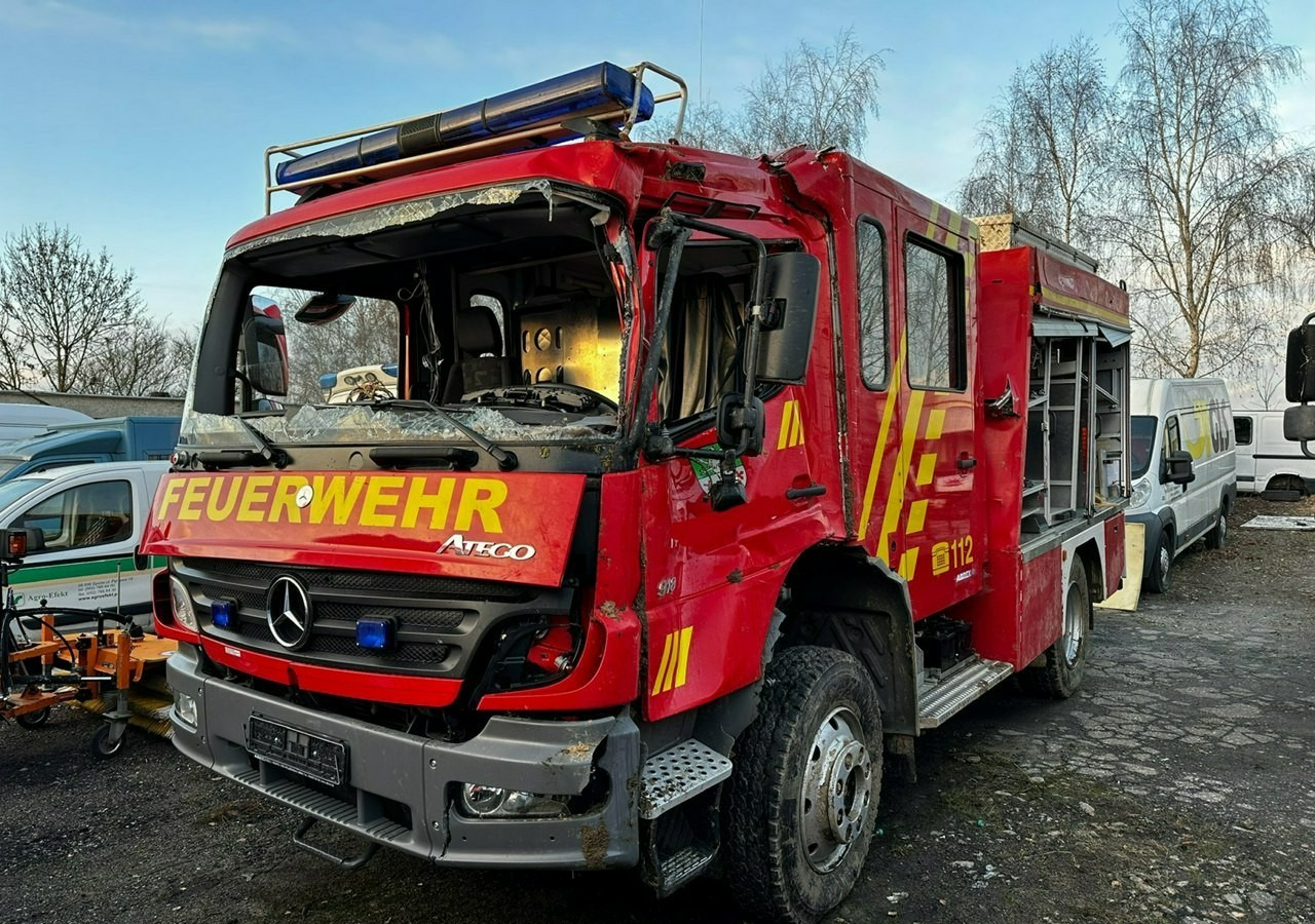 Mercedes-Benz Atego 918 Straż Pożarna 4X4 Wóz strażacki 2006 Atego 918 Straż Pożarna 4X4 Wóz strażacki 2006 - Fire engine: picture 3 Mercedes-Benz Atego 918 Straż Pożarna 4X4 Wóz strażacki 2006 Atego 918 Straż Pożarna 4X4 Wóz strażacki 2006 - Fire engine: picture 3