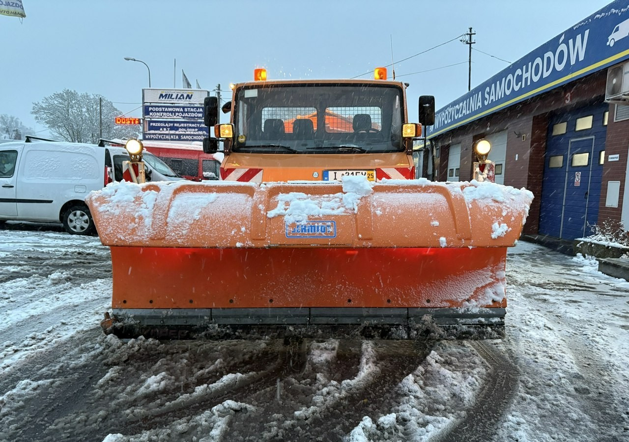 Mercedes-Benz Inny Mercedes-Benz Mercedes Vario 815 Wywrotka 4X4 2004 Pług posypywarka odśnieżarka - Snow removal vehicle: picture 3 Mercedes-Benz Inny Mercedes-Benz Mercedes Vario 815 Wywrotka 4X4 2004 Pług posypywarka odśnieżarka - Snow removal vehicle: picture 3