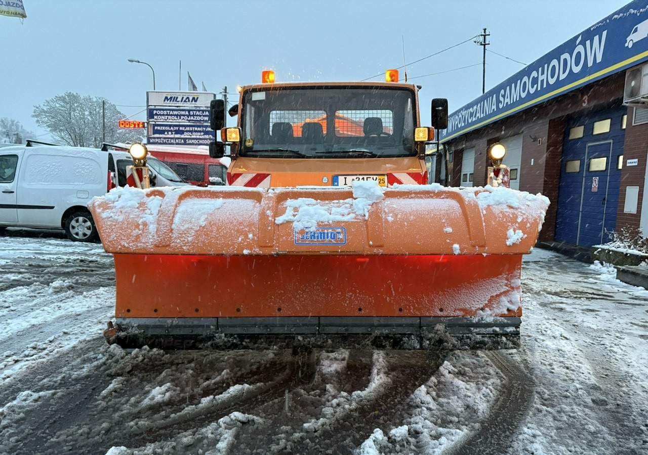 Mercedes-Benz Inny Mercedes-Benz Mercedes Vario 815 Wywrotka 4X4 2004 Pług posypywarka odśnieżarka - Snow removal vehicle: picture 3 Mercedes-Benz Inny Mercedes-Benz Mercedes Vario 815 Wywrotka 4X4 2004 Pług posypywarka odśnieżarka - Snow removal vehicle: picture 3